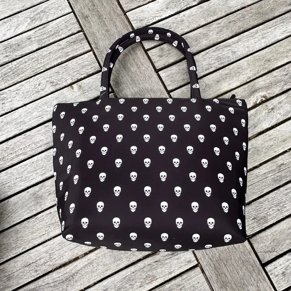 Betsey Johnson White Skull Insulated Lunch Tote Satchel Black White TBJ-0464 NEW
